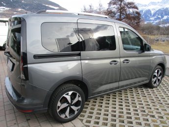 Ford, Connect Tourneo Activ, Diesel, 2025 - 45.000 km Ford, Connect Tourneo Activ, Diesel, 2025 - 45.000 km